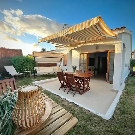 Buzzstays: 1-Bed Bungalow, Garden, Near Yumbo & Beach Maspalomas  Exterior photo