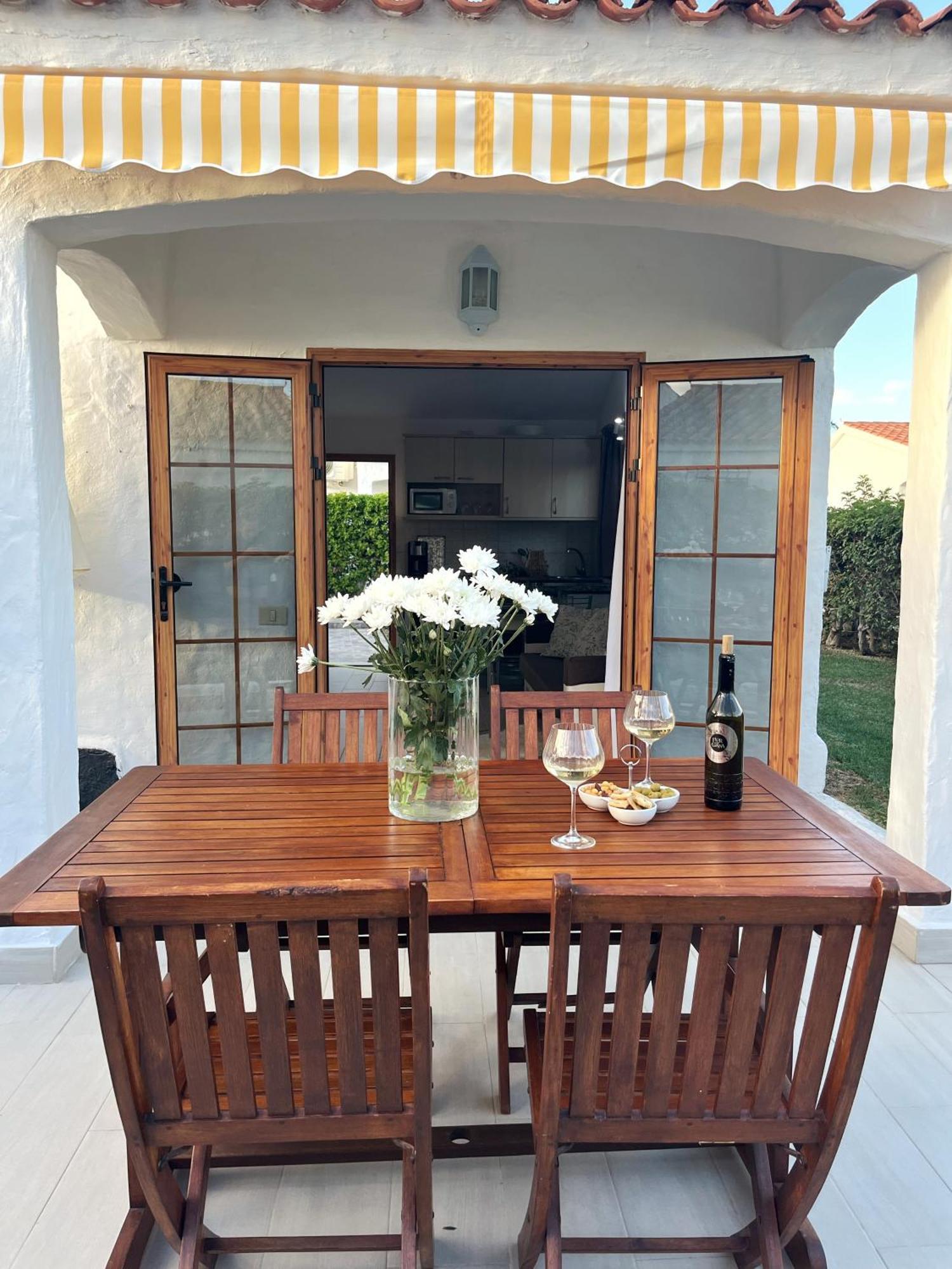Buzzstays: 1-bed Bungalow, Garden, Near Yumbo &